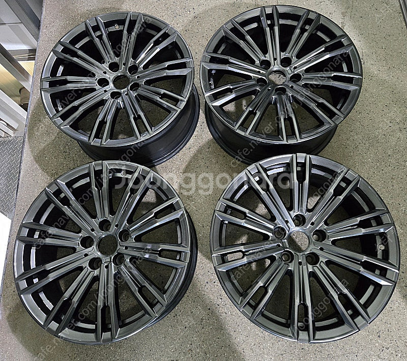 BMW G20 320I 790M 고스트크롬 18인치 순정휠 대품판매20만원--0